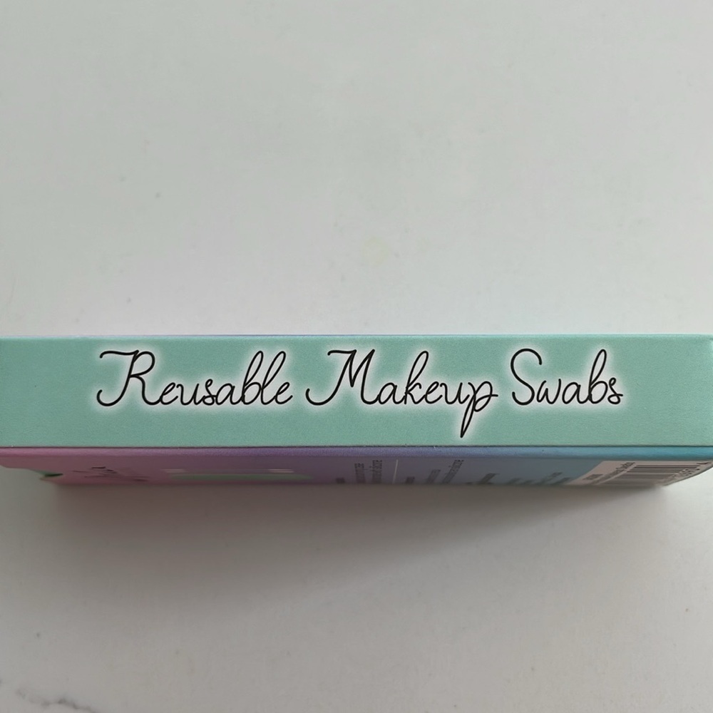 Aria Beauty Reusable Makeup Swabs with Case - Picture 5 of 15